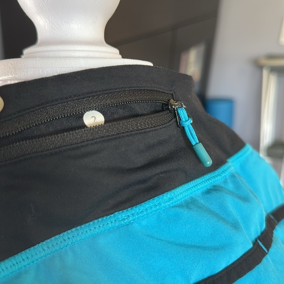 Turquoise Lululemon speed shorts Size 2 with 2.5 inch inseam GUC - Picture 4 of 5